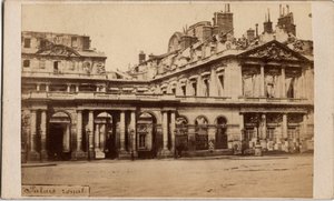 Paris Komünü (1871): Mayıs 1871 yangınından sonra Palais-Royal