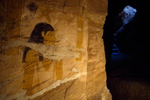 Vali Mezarı, Altın Mumyalar Vadisi, Bahariya Vahası, Giza, Mısır kazılarında bulunan duvar resimlerinden detay by Benjamin Baud