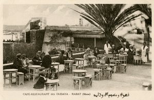 Fransızlar ve Faslılar Rabat#39;taki Oudaya Café#39;de by Unbekannter Künstler