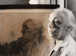 Alman ressam, grafik sanatçısı ve heykeltıraş Kaethe Kollwitz, Almanya 1940 civarı (s/b fotoğraf) by Unbekannter Künstler