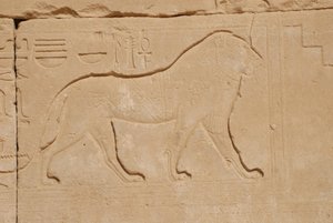 Aslan oymacılığı, Karnak, Luksor, Mısır (fotoğraf) by Unbekannt