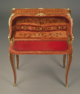 Louis XV office de dame, çiçek desenli ve ormolu askılı, Bernard II van Risenburgh (fl.1730-65/6), c.1750 by Unbekannt