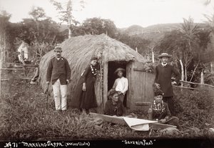 Yerli bir kumaş olan Tappa'yı yapmak, 1875 dolayları (sepya fotoğrafı) by Unbekannt