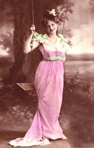 Salıncakta: kartpostal fantezisi 1910 by Unbekannter Künstler