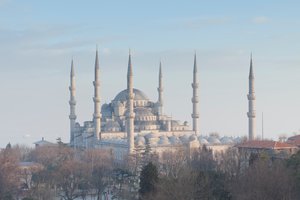 Gün batımından kısa bir süre önce Sultanahmet Camii'nin panoramik manzarası, İstanbul, Türkiye (fotoğraf) by Unbekannter Künstler