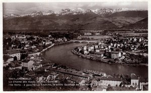 Rhone Alpes, Isere (38), Grenoble: Alpler zinciri, Isere, Ile Verte köprüsü, solda La Tronche, sağda Ile Verte bölgesi - 1930-1939 tarihli kartpostal by William M. Timlin