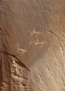 Kaya gravürleri, Çıkıntı Harabesi, Canyon de Chelly Ulusal Anıtı, Arizona, ABD by William M. Timlin