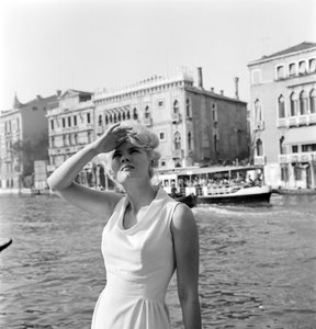 Aktris Corinne Marchand - VENEDİK - 1963 by Unbekannt