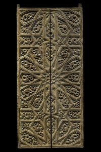 Barınak kapısı. İspanya, 1450-1500 civarında. Oyma ve boyalı ahşap. Louvre Müzesi by William M. Timlin