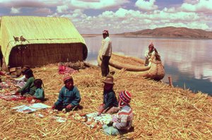 Uros Halkının Yüzen Adaları (fotoğraf) by Unbekannt