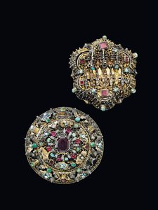 İki göğüs rozeti, Nagyszeben, c.1675-1700 by Unbekannt