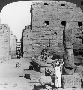 Kazıdan sonra kutsal görüntülerin caddesi, Karnak, Thebes, Mısır, c1900 by Underwood and Underwood