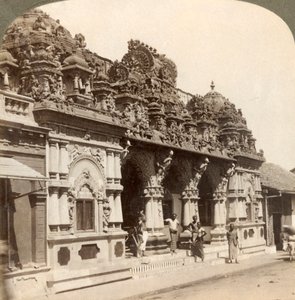 Bir Hindu Budist Tapınağının zarif oymalı süslemesi, Kolombo, Seylan, 1902. by Underwood and Underwood