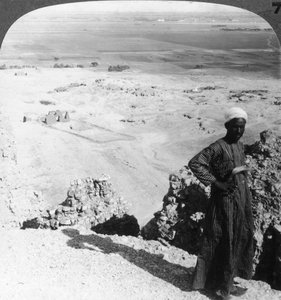 Ovanın karşısındaki Der-el-Bahri