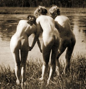 Three Graces, a Female Nude Trio, c.1900 (sepya fotoğrafı)