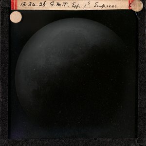 Ay tutulmasının astronomik cam levha slaytı (1910) by Unknown Artist