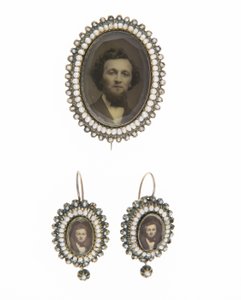 Broş ve eşleşen küpeler, c.1880, Fotoğraflar, inciler, altın, gümüş, Etiketsiz by Unknown artist
