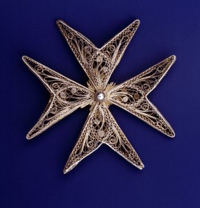 Malta Nişanı Haçı, gümüş telkari, 19. yüzyılın başlarında. by Unknown artist
