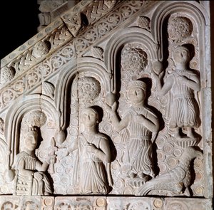 Hohenstaufen İmparatoru II. Frederic (1194-1250), ailesiyle birlikte Bas kabartmasını 13. yüzyıldan kalma bir ambonu temsil etti. Bitonto, katedral by Unknown artist