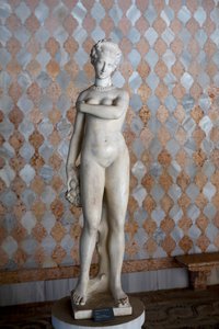 Flora (Carrara mermeri) by Unknown artist
