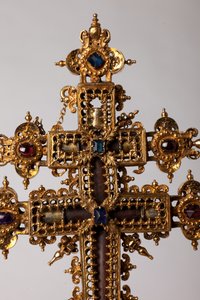 Reliquary çapraz. Juwels ile metal işleme. Köken manastırı (Saint-Amand Tournai, eski Elnone. 16. yüzyıl. Haçın detay merkezi. by Unknown artist