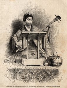Ulusal efsanelerin bir şarkıcısı, şarkısına eşlik etmek için shamisen çalıyor, masasının arkasında oturuyor. İsviçre Konfederasyonu bakanı Aime Humbert tarafından 1863-1864