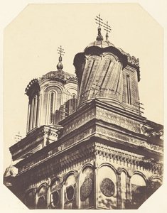 [Kilise kulelerinin açılı görünümü] by Unknown artist