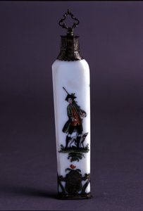 18. yüzyıl seramik parfümleri için şişe. by Unknown artist