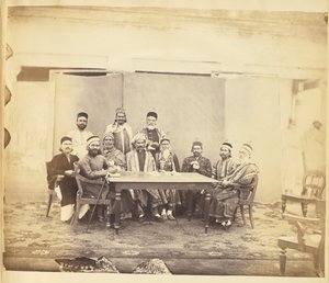 [Erkek Grup Portresi, Hindistan] by Unknown artist