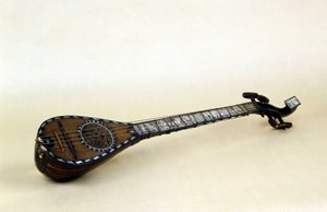 Uda 18. yüzyıldan kalma dört ipe sahiptir. by Unknown artist