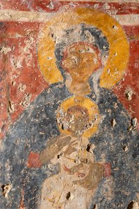 Başmelekler Mikail ve Cebrail arasında Madonna ve Çocuk by Unknown artist