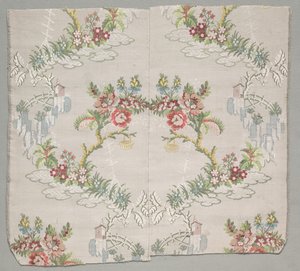 Figürlü İpekten Birleştirilmiş İki Parça by Unknown artist