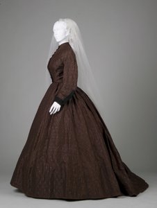 Düğün elbisesi by Unknown artist