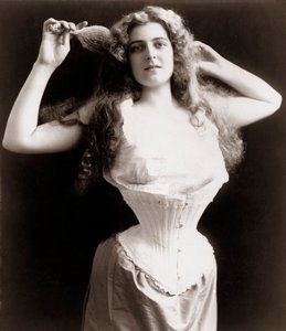 korse giyen kadın by Unknown artist