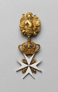 Malta haçı veya Aziz John haçı (Malta veya Kudüslü Aziz John, hastane veya hastanelerin sırası olarak bilinir) - Maria Fyodorovna