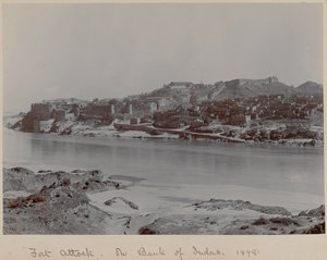 İndus kıyılarında Fort Attack by Unknown photographer