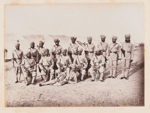 28 Bombay Yerli Piyade Kızılderili subayları, 1884 dolaylarında by Unknown