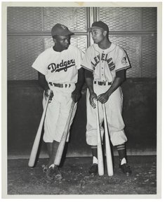 Jackie Robinson ve Larry Doby, 1947 dolayları (fotoğraf (s/b) by Unknown photographer