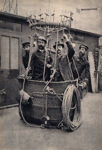 Sıcak hava balonu ile fotoğraf çekimi. Fotoğraf, 19. yüzyıl sonu, Paris. Kol. Selva. by Unknown photographer
