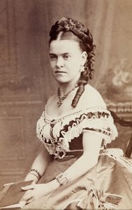 Edith Wynne'in Portresi, 1860'lar dolayları (s/b fotoğraf) by Unknown photographer