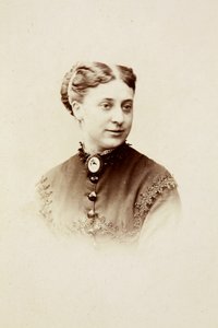 Bayan Dunlop'un Portresi, 1860'lar dolayları (s/b fotoğraf) by Unknown photographer