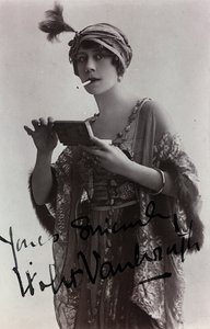 İngiliz aktris Violet Vanbrugh