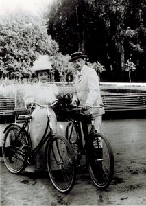 Vladimir Dmitrievich Nabokov (1870-1922) ve Elena Ivanovna Rukavishnikova (1876-1939), Anonim. fotoğrafçı by Unknown photographer