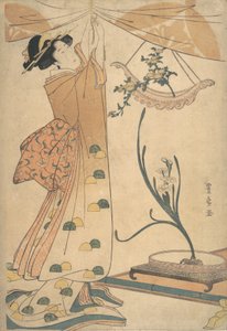 Perde Bağlayan Bir Kadın, Kayık Şeklinde Bir Haç İçinde Krizantemlerden Bir Çiçek Aranjmanı..., yakl. 1805. by Utagawa Toyohiro