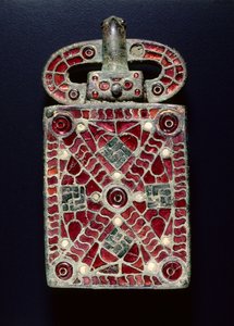 Kemer Tokası, c.525-560 (granatlı bronz, cam, sedef, altın varak, yaldız izleri; bronz ve cam) by Visigothic Visigothic