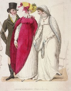 Bir erkek eşliğinde yürüyüş elbisesi giyen iki kadın, c1810