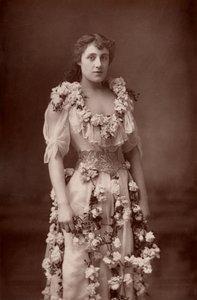 ""Julia Neilson (1868-1957) İngiliz aktris.(woodburytype) by W. and D. (after) Downey