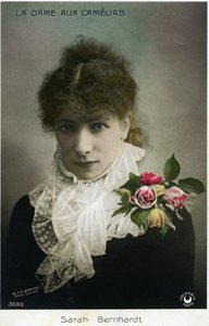 Henriette Rosine Bernard, diğer adıyla Sarah Bernhardt (1844-1923), Alexandre Dumas Jr. tarafından “Kamelyalıların Hanımı” olarak (fotoğraf)