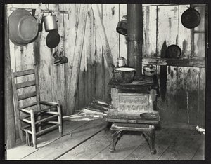 Moundville Yakınlarında Alabama Kiracı Çiftçi Mutfağı by Walker Evans
