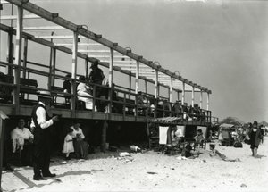 Sahil Sahnesi, Coney Adası, c.1910-21 by William Davis Hassler
